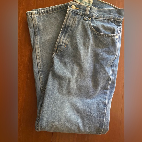 Old Navy Relaxed Waist Jeans - Picture 5 of 5